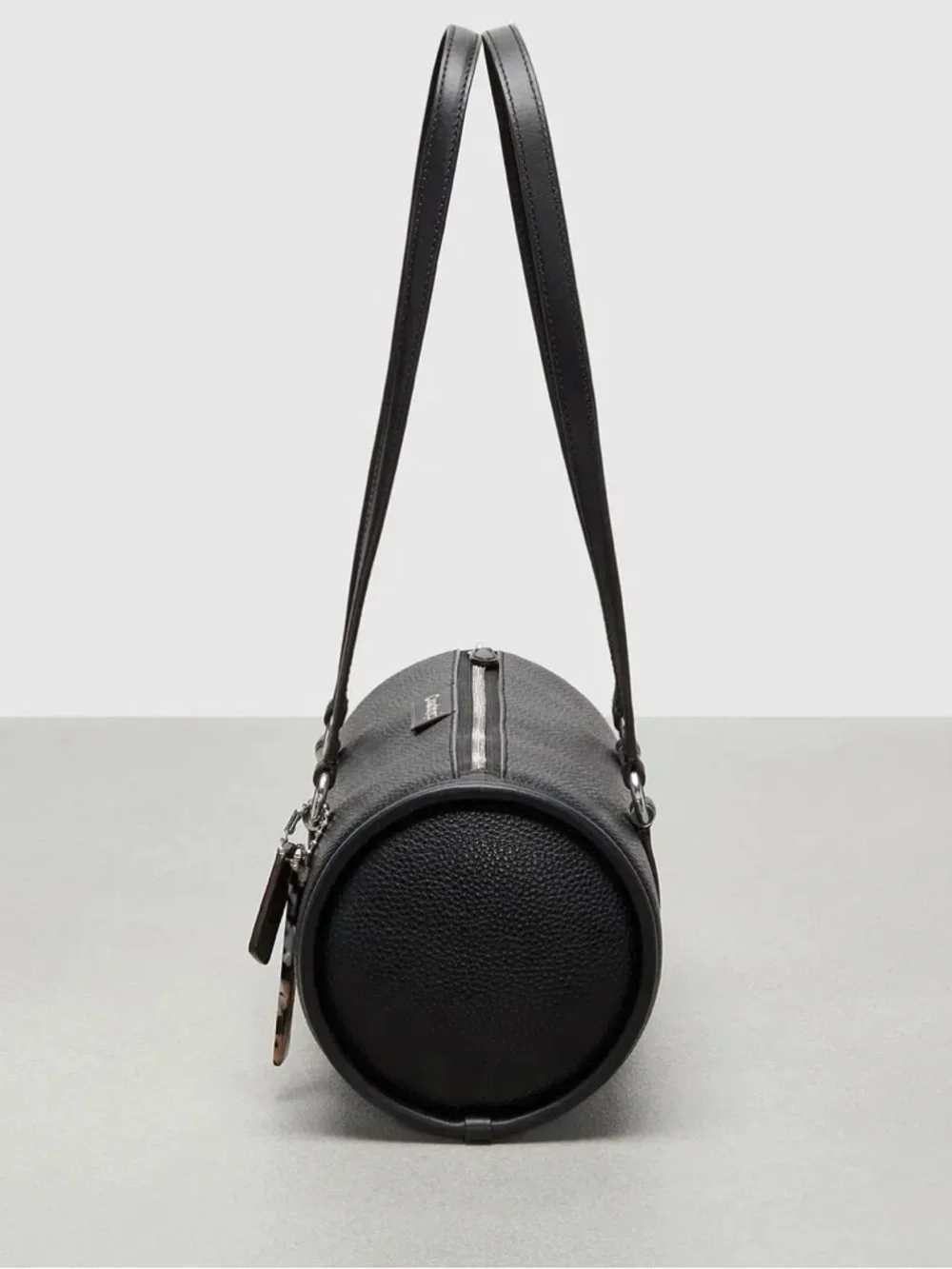 Coachtopia Barrel Bag in Black Pebbled Leather - Picture 4 of 6